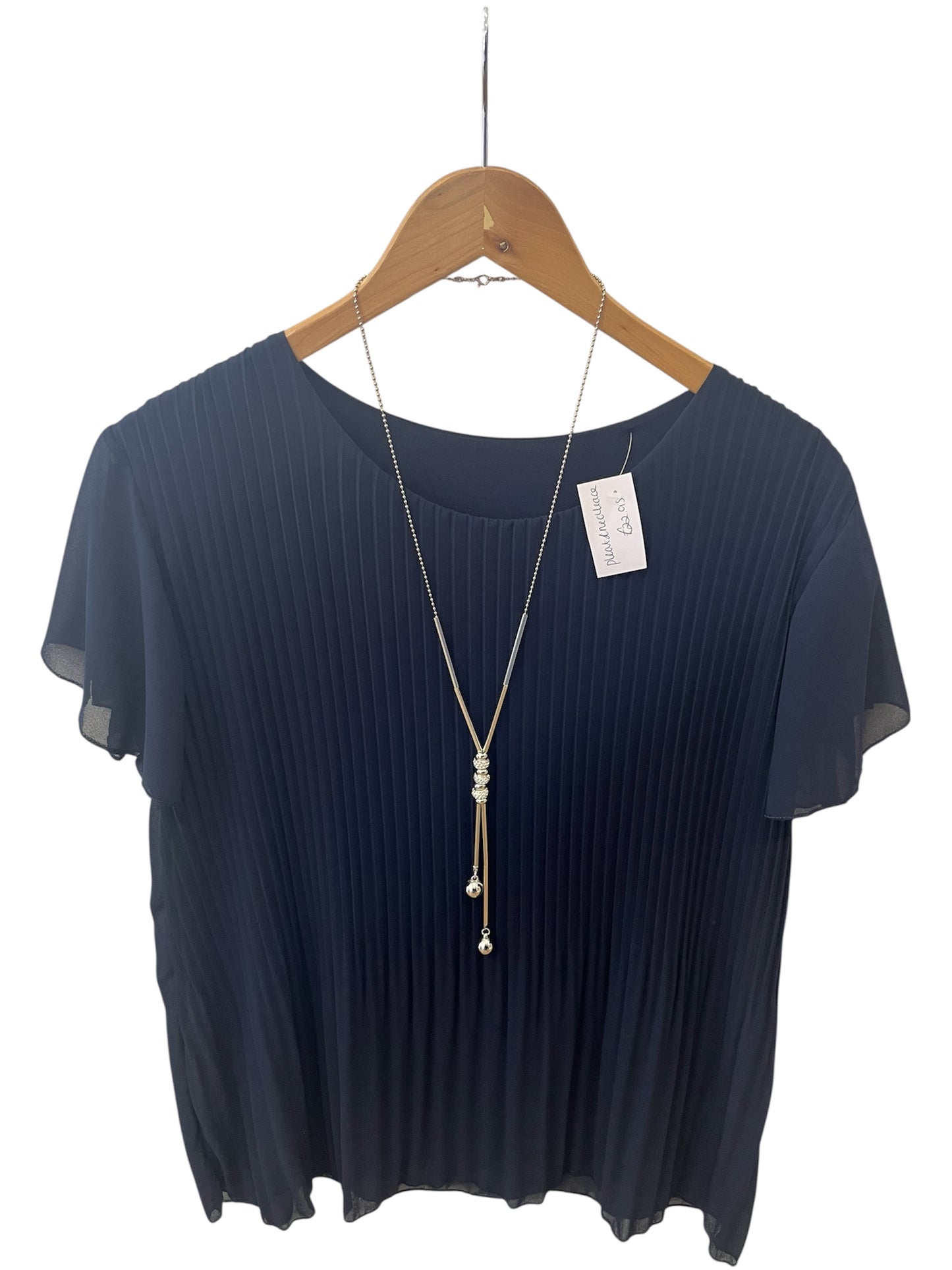 Pleat & necklace