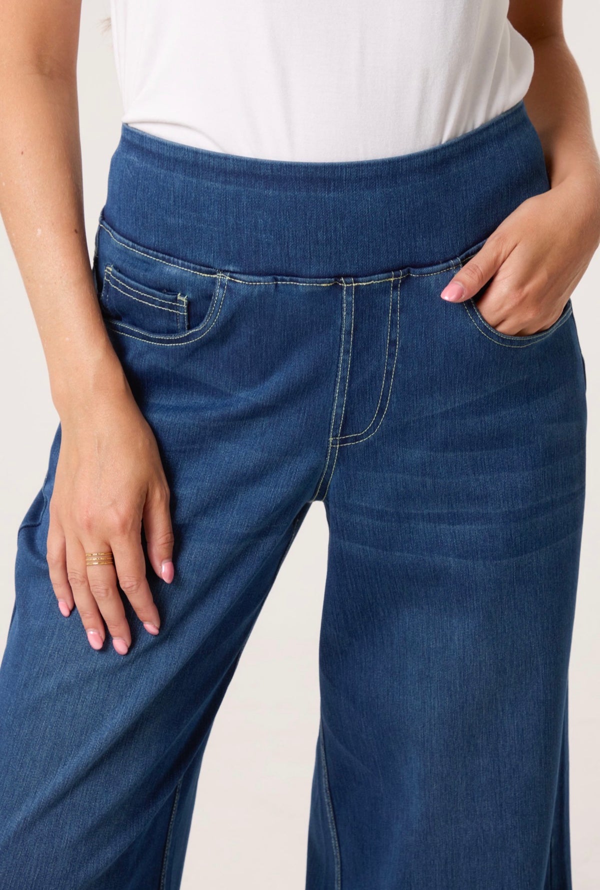 AVA jeans