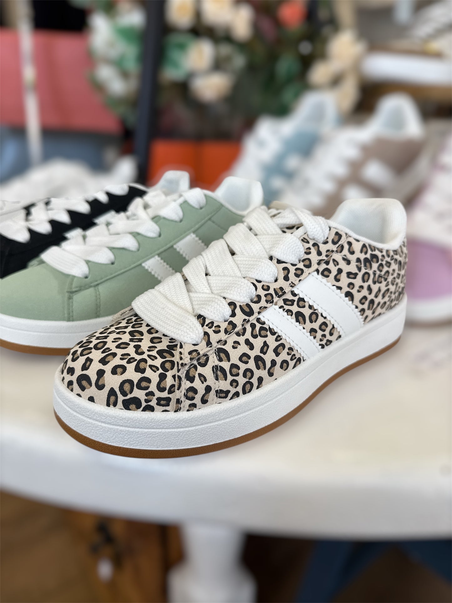 Sophy Trainer - White