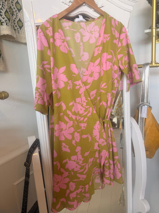 Contrast Wrap Dress